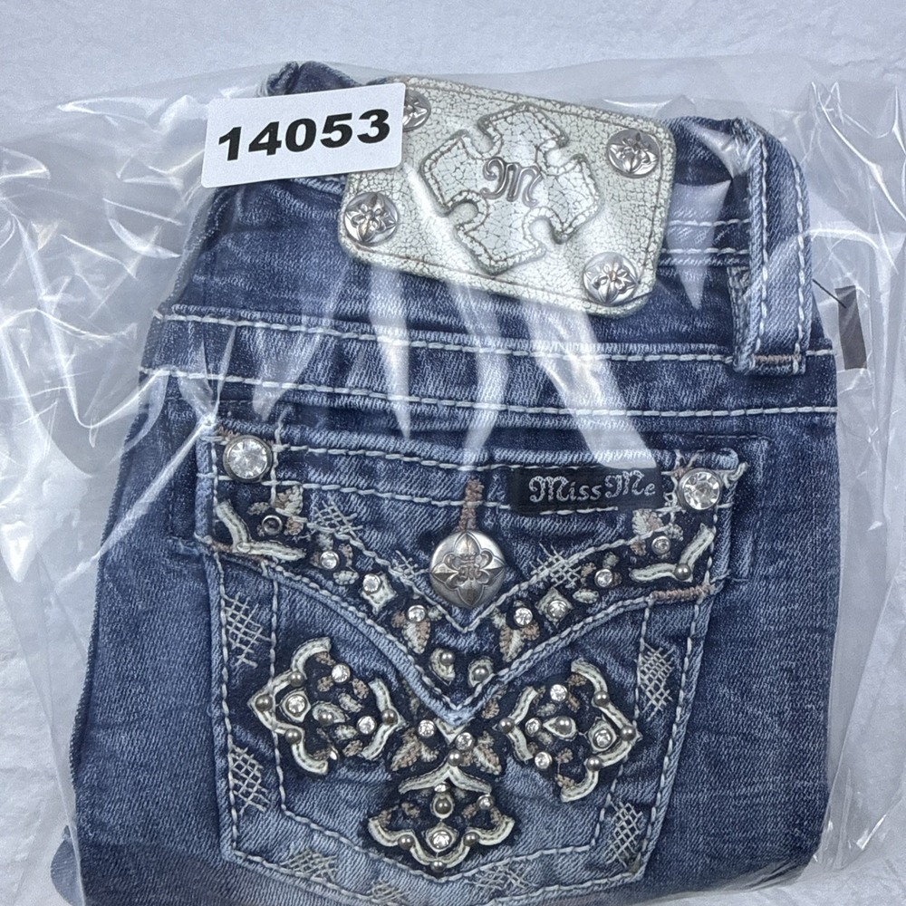 Miss Me Crop GIRLS 21x18 Jeans Cross Flap Blue Rhinestone EMBELISHED - Picture 9 of 9